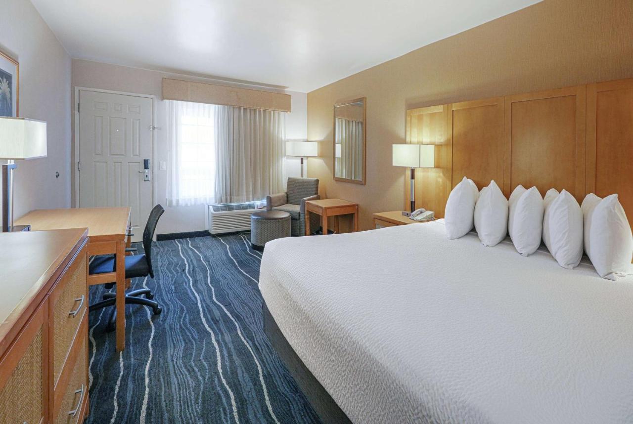 Ramada By Wyndham Costa Mesa/Newport Beach Luaran gambar