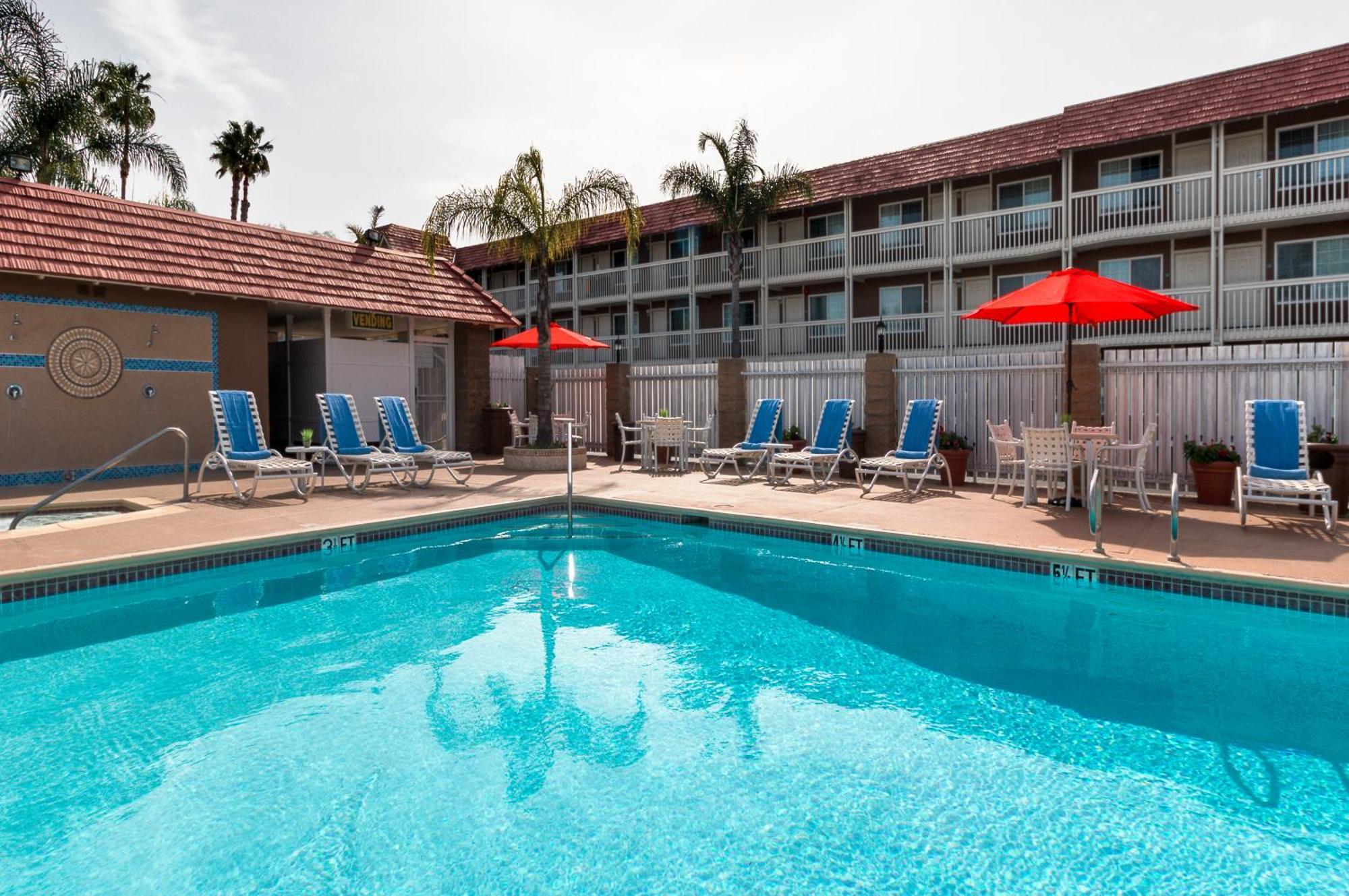Ramada By Wyndham Costa Mesa/Newport Beach Luaran gambar